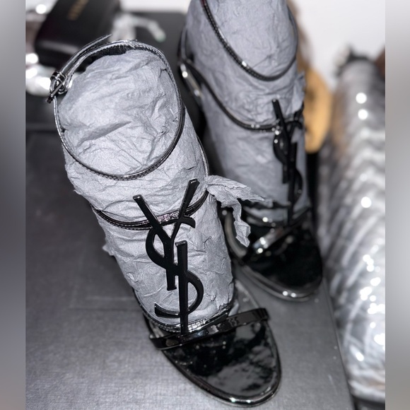 Cassandra YSL Logo Sandal Patent Leather - Picture 3 of 3